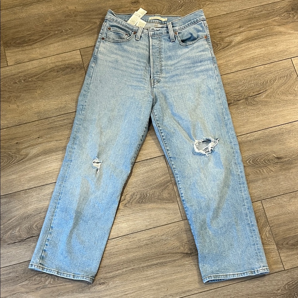 Levi’s Distressed Jeans size 29